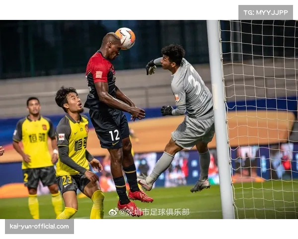 莱比锡劳姆左路传中精准找到鲍姆加特纳 头球攻门展现配合默契